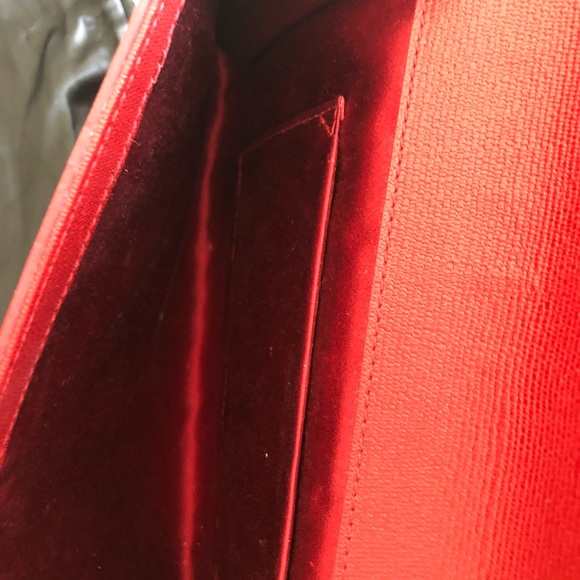 Saint Laurent 'Y' Large Leather Clutch - Picture 7 of 8